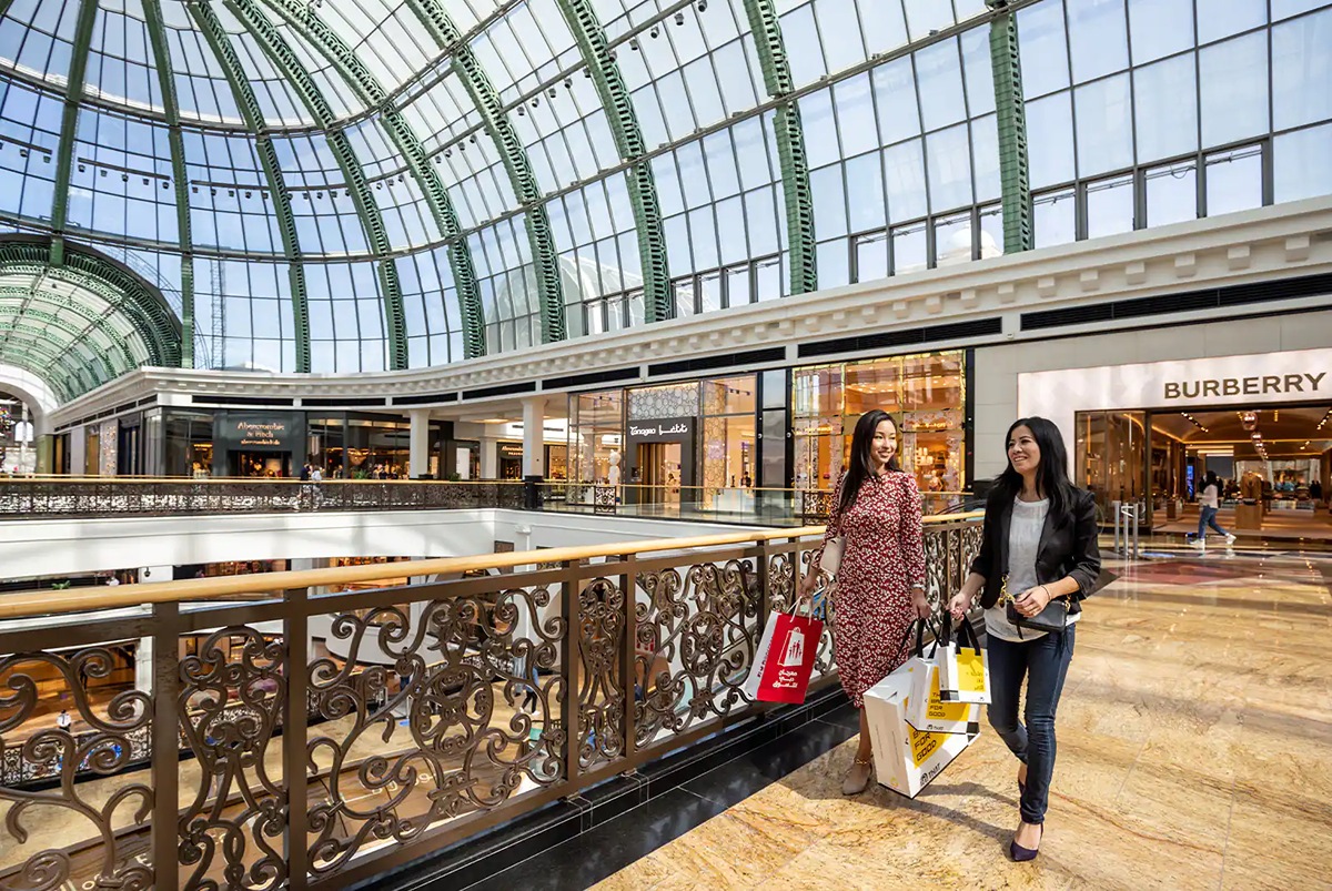 Mall of the Emirates Dubai Shopping Guide - Best Malls, Markets & Souvenirs