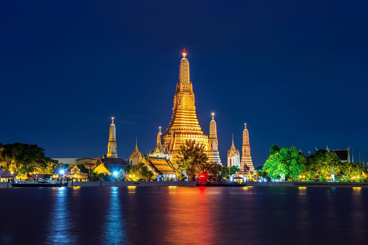 wat-arun-temple-bangkok-thailand wat-arun-temple-bangkok-thailand